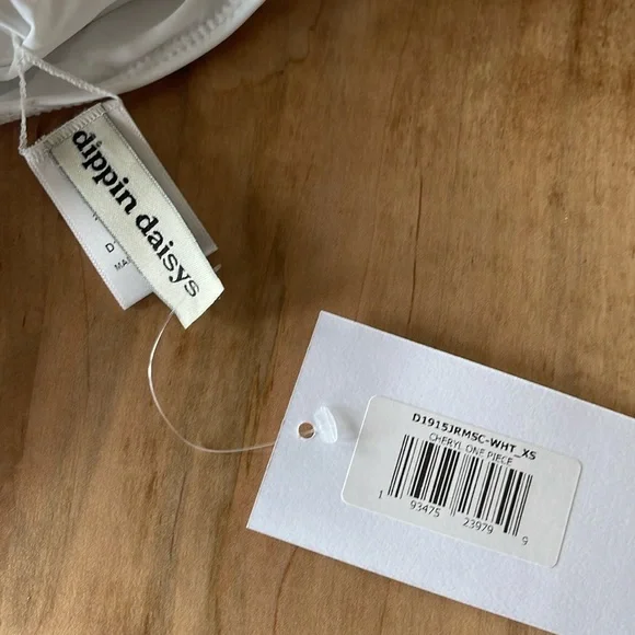 NWT Dippin’ Daisy’s Cheryl Low Cut V-Neck One Piece Bride Bachelorette Vacation - Picture 14 of 16